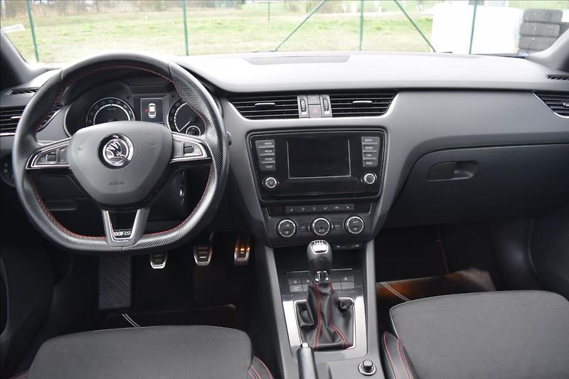 Škoda Octavia 2,0 TDI 135KW RS PO ROZVODECH - fotka 30 z 50