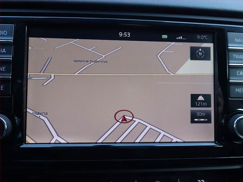 Škoda Octavia (2014) 1.6 TDI, Navi, Xenony - fotka 13 z 19