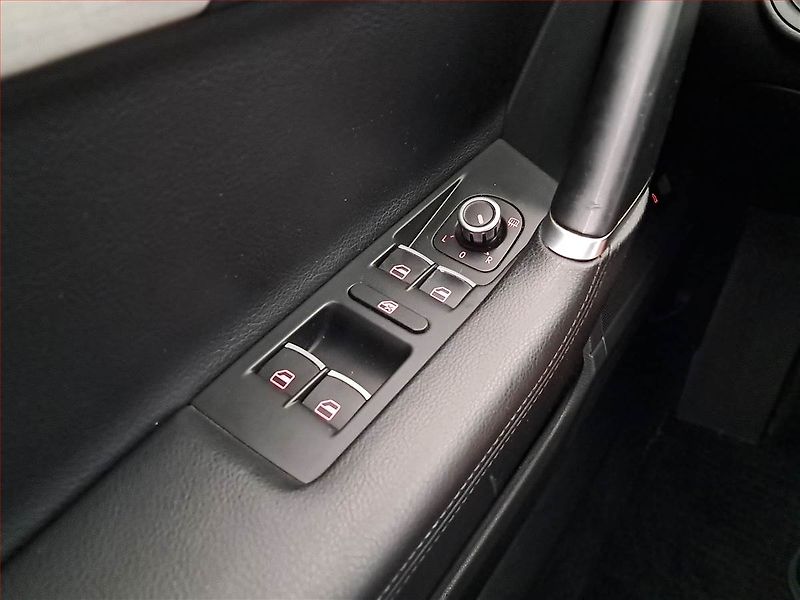 Volkswagen Passat (2012) 2.0 TDI, 4X4, Automat - fotka 18 z 20