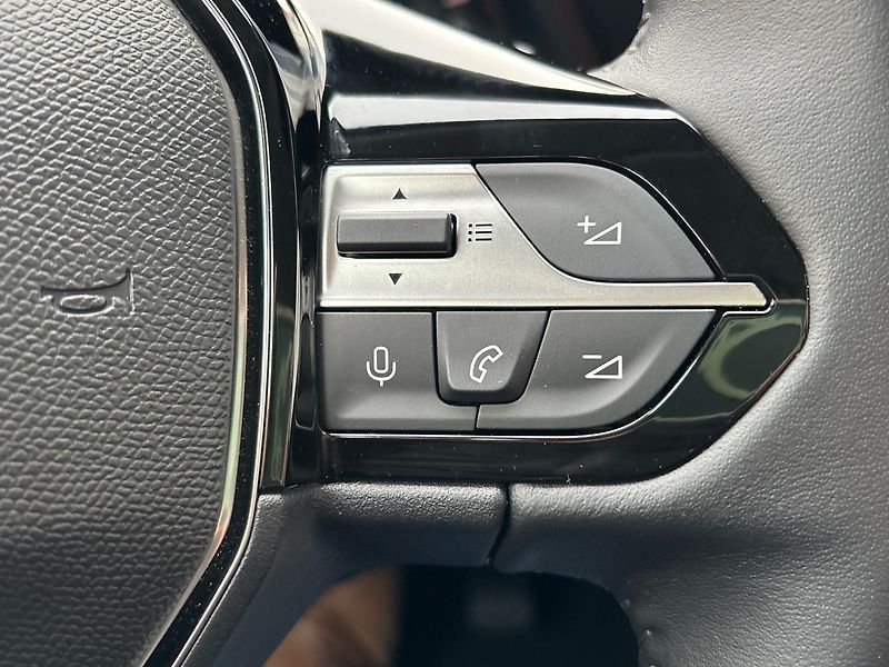 Peugeot 308 (2025) SW STYLE Hybrid e-DCS6 - fotka 32 z 43