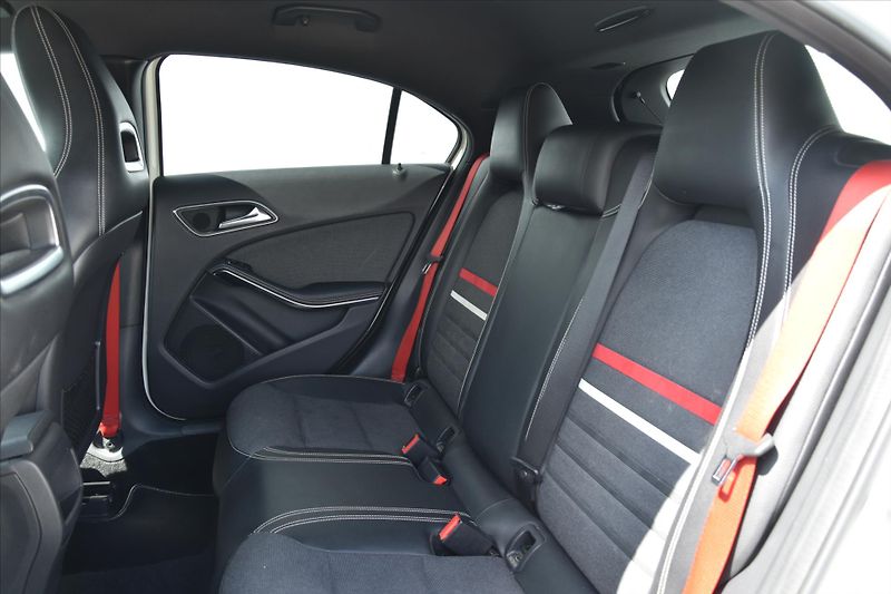 Mercedes-Benz Třídy A 180 CDI AUTOMAT AMG ČR - fotka 11 z 22