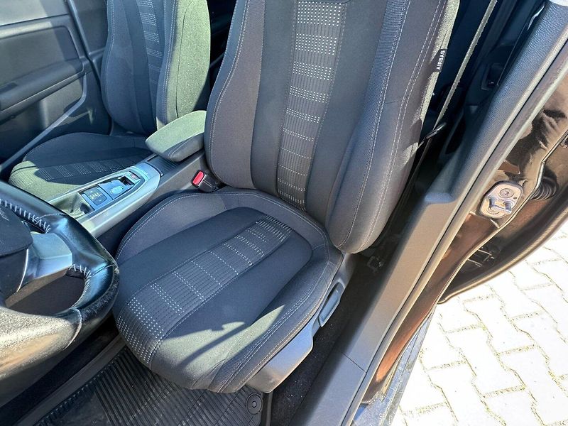 Peugeot 308 (2016) 1,2 PURET. ALLURE 96KW AUTOMAT - fotka 21 z 48