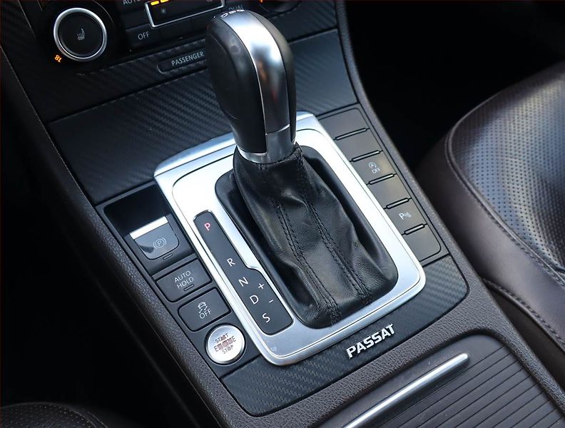 Volkswagen Passat (2011) 2.0 TDI, 4X4, Automat, Navi - fotka 13 z 20