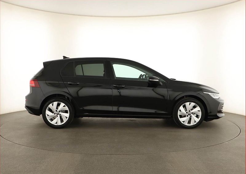 Volkswagen Golf (2026) 1.5 TSI - fotka 6 z 20