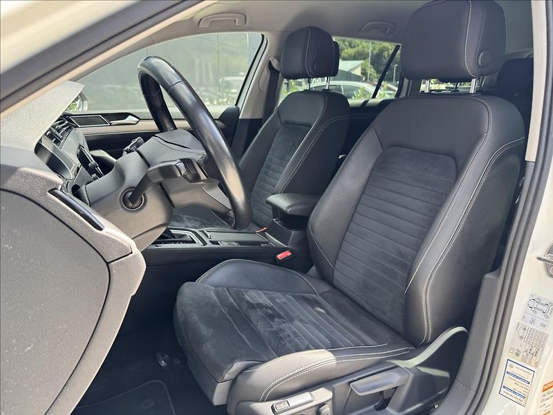 Volkswagen Passat 1,5 TSI 110kW Elegance 7DSG ČR - fotka 12 z 30