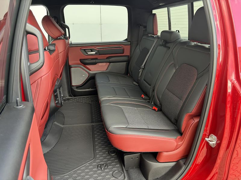 RAM 1500 (2026) REBEL V8 HEMI 2026 - fotka 41 z 47