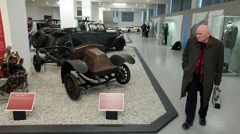 Zahájení výstavy Osobní automobily Praga v Národním technickém muzeu 18.prosince