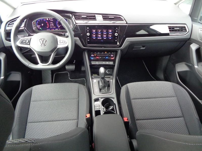 Volkswagen Touran People 1,5 TSI EVO 7DSG - fotka 11 z 30