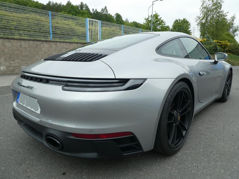Porsche 911 CARRERA GTS  - fotka 4 z 28