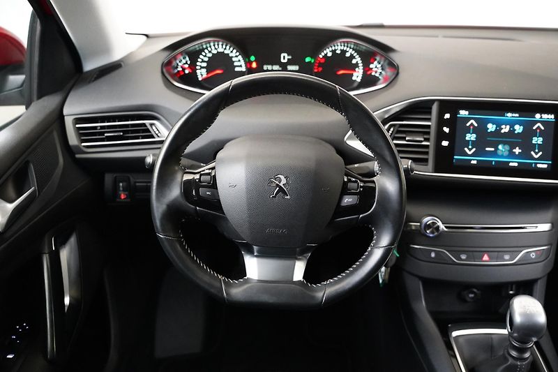 Peugeot 308 - fotka 18 z 24