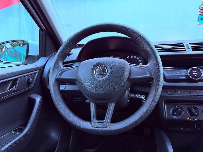 Škoda Fabia 1.0 MPi Ambition - fotka 16 z 24