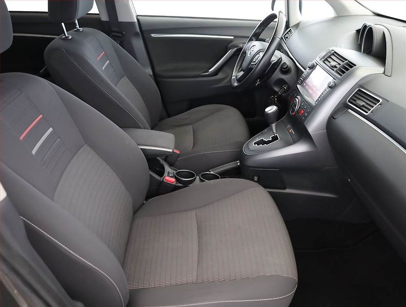 Toyota Verso (2017) 1.8 Valvematic, Automat - fotka 7 z 16