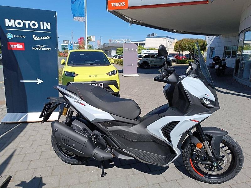 Aprilia (2026) SR GT 400 Dusty Grey - fotka 7 z 18