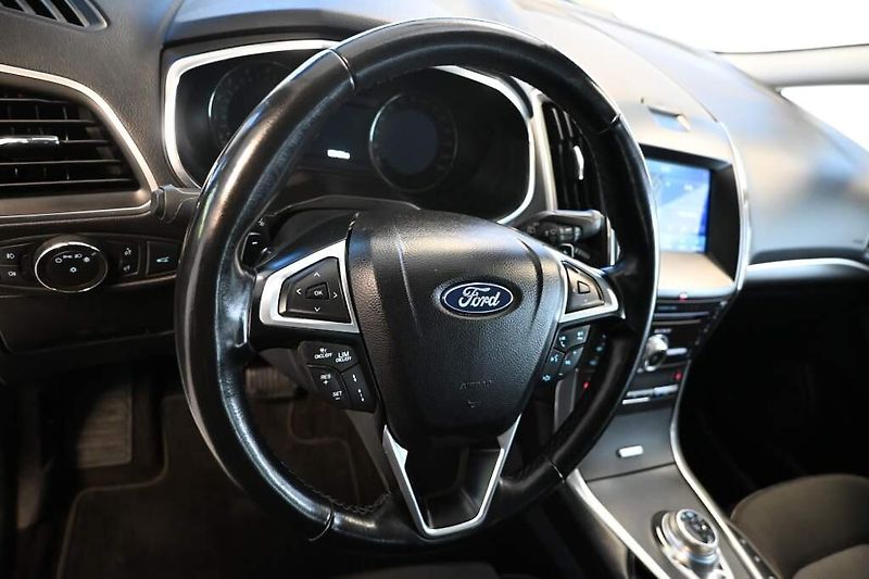 Ford S-MAX (2022) 2.0 140KW LED ACC SONY Tažné 8 - fotka 13 z 37