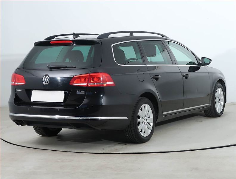 Volkswagen Passat (2013) 2.0 TDI, Navi, Tempomat - fotka 5 z 21