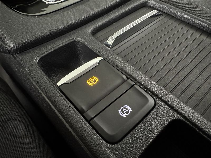 Škoda Octavia 2,0 TDi  DSG Tour Virtual LED - fotka 42 z 45