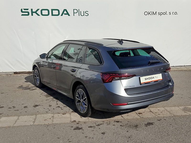 Škoda Octavia (2023) combi Tour 2,0 Tdi 110 Kw - fotka 32 z 37