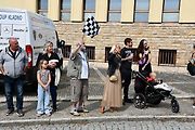 Na tradiční Lidický okruh dorazily desítky historických automobilů a motocyklů, které obdivovali návštěvníci z Kladna i širokého okolí.