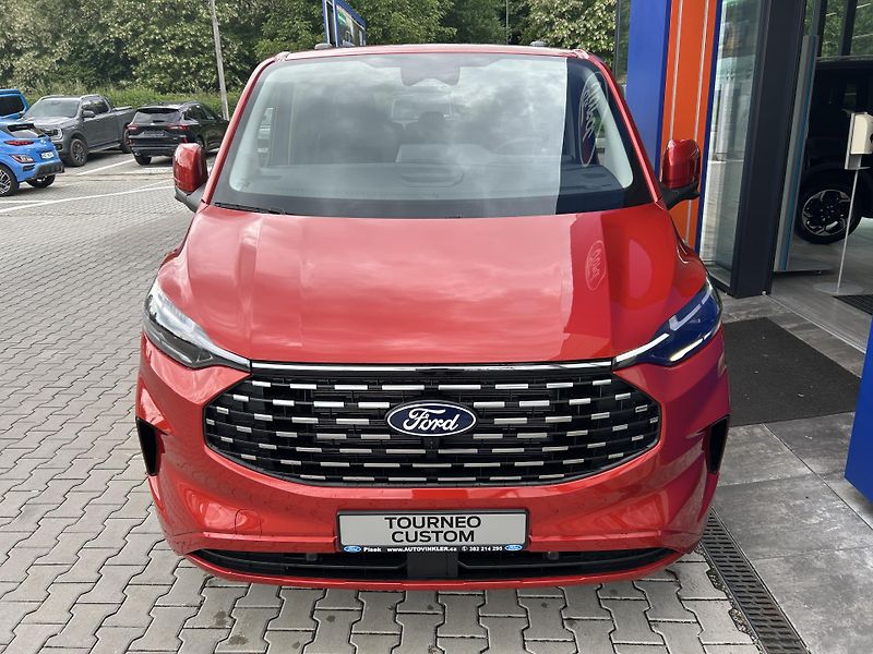 Ford Tourneo Custom Titanium L1 2.0 EcoBlue 110 kW - fotka 2 z 36