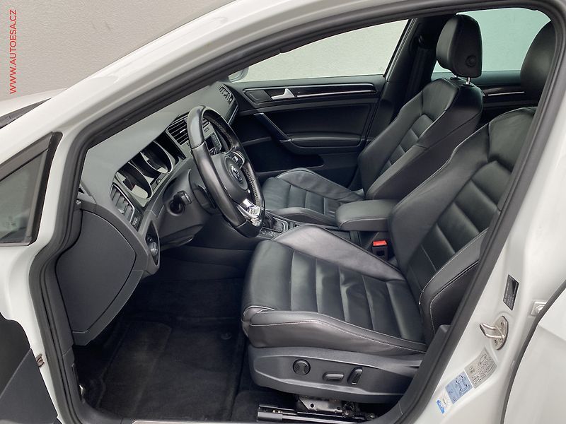 Volkswagen Golf (2016) 2.0TDi GTD, GTD, DSG, bixenon - fotka 9 z 18