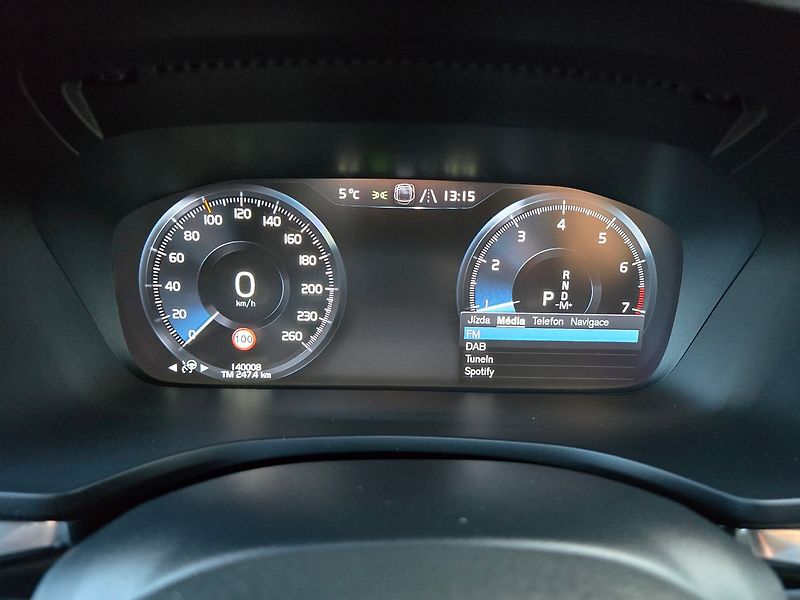 Volvo V60 184kW B5 4x4 CROSS COUNTRY - fotka 22 z 50