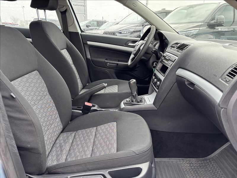 Škoda Octavia 1,9 TDI 77kW Ambiente - fotka 16 z 30
