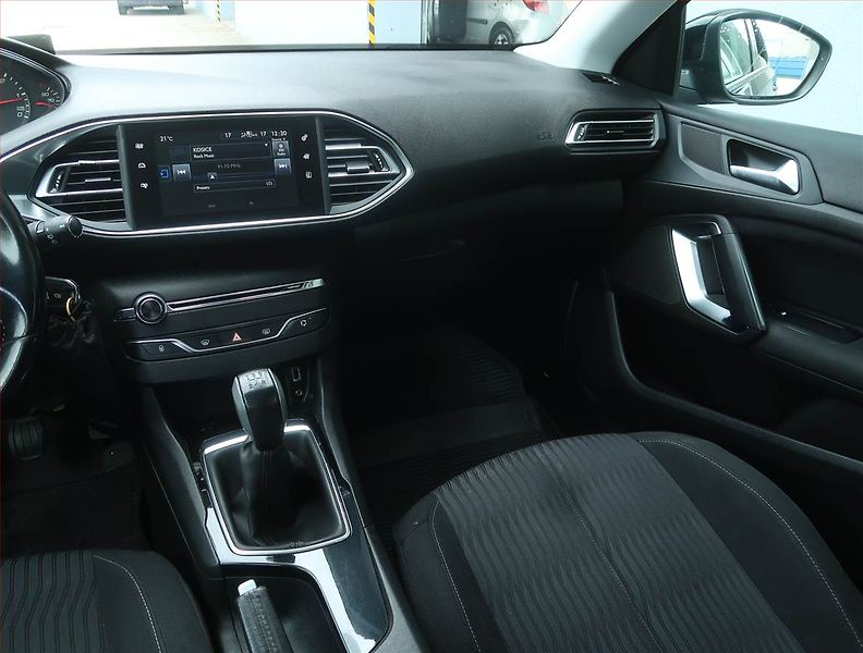 Peugeot 308 (2014) 1.6 HDi, Tempomat - fotka 8 z 13