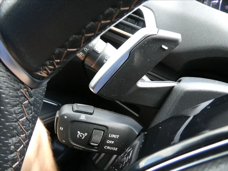 Peugeot 5008 2,0 HDi 130kW GT 7.míst AT8 - fotka 39 z 50