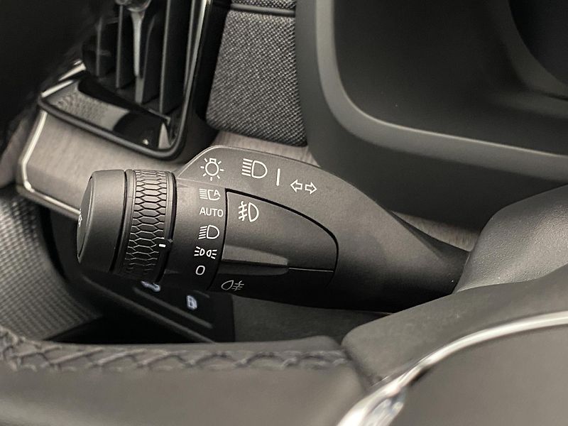 Volvo XC90 (2026) T8 AWD RECHARGE DARK ULTRA - fotka 34 z 76