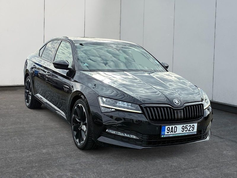 Škoda Superb (2022) SPORTLINE 1.5TSI 110kW DSG CZ  - fotka 3 z 11