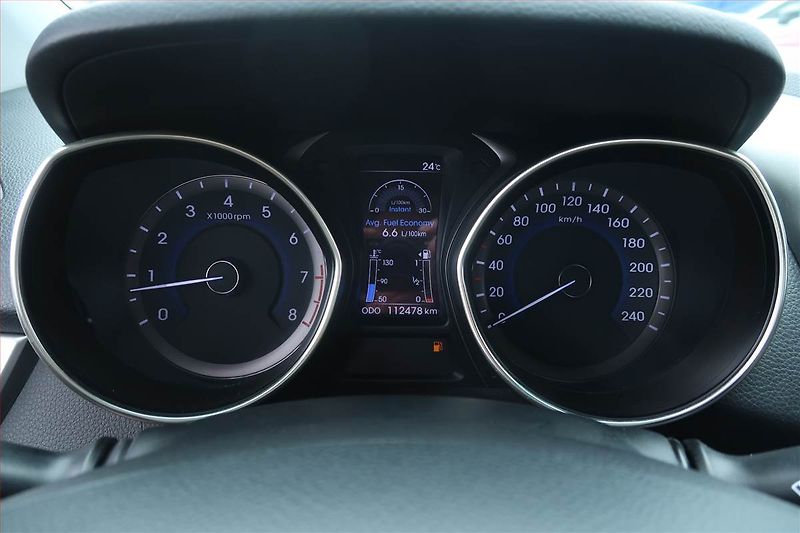 Hyundai i30 (2013) Style 1.6 GDI, Serv.kniha - fotka 11 z 17