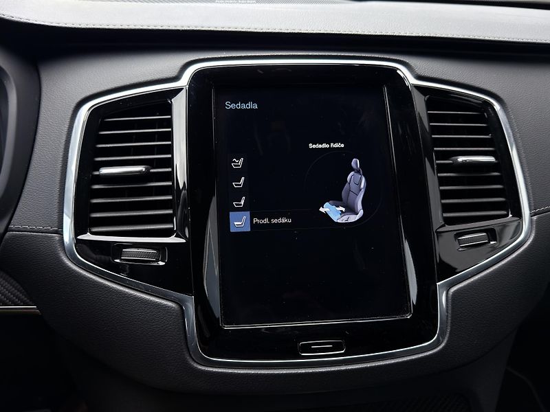 Volvo XC90 D5 AWD R-DESIGN PRO // VZDUCH  - fotka 33 z 60