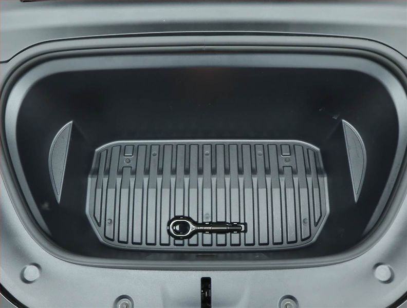 Tesla Model Y (2023) RWD LFP 60kWh, SoH 95% - fotka 17 z 21