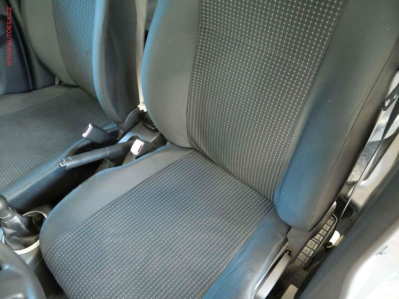 Suzuki Swift (2006) 1.4i, AC, STK5/28 - fotka 9 z 19