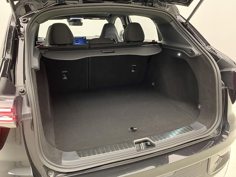 Lynk & Co 01 (2025) CORE PHEV AUT CZ 1.maj - fotka 5 z 96