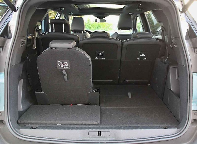 Peugeot 5008.