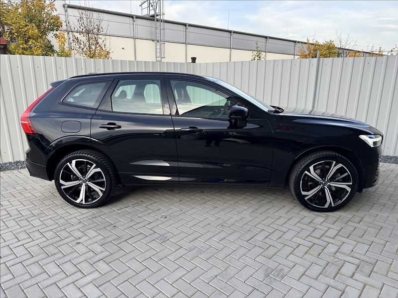 Volvo XC60 2,0 T8 AWD Recharge Plus Dark - fotka 15 z 50