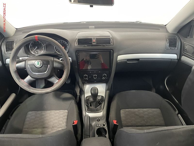 Škoda Octavia (2010) 1.2TSi, AC - fotka 8 z 15