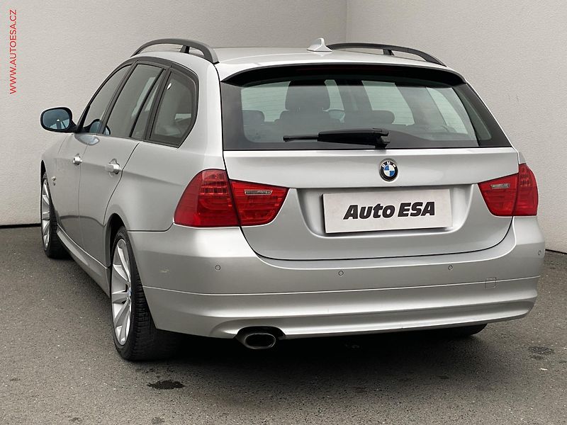 BMW Řada 3 (2008) 2.0D 320d xDrive, Bixen - fotka 6 z 17