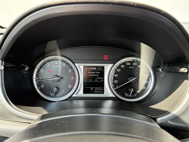 Suzuki Vitara 1.6 VVTi 88kW AllGrip Premium - fotka 15 z 22