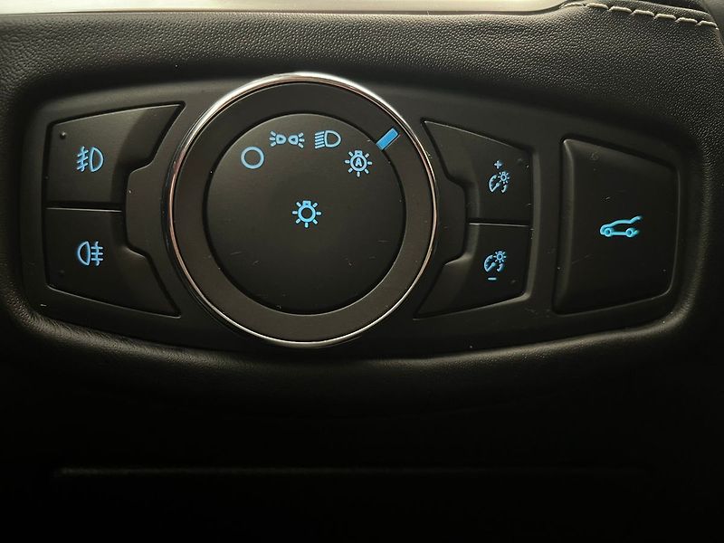 Ford Galaxy 2.5 HEV VIGNALE LED 7míst - fotka 21 z 77