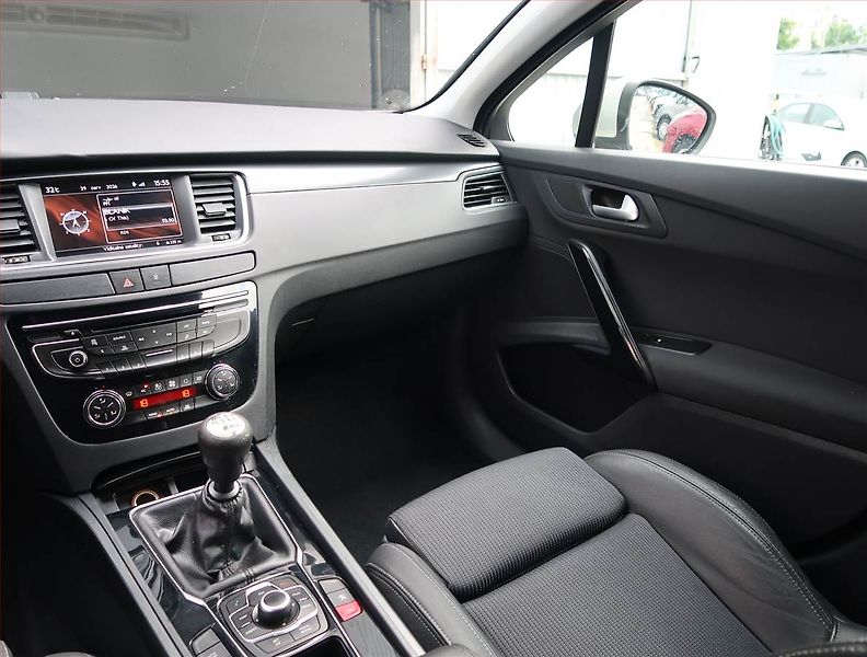 Peugeot 508 (2011) 2.0 HDi, nová STK, udržované - fotka 8 z 22