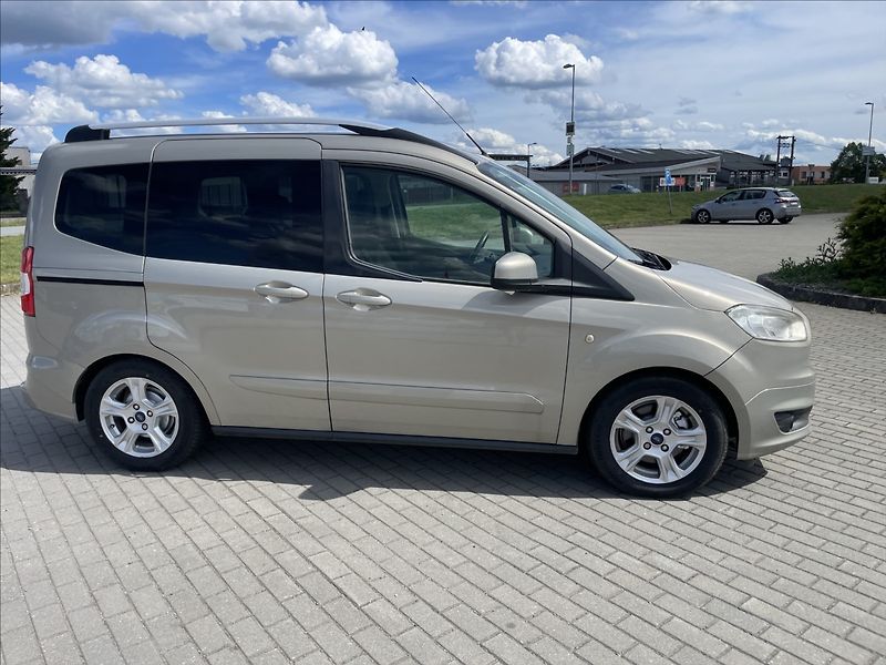 Ford Tourneo Connect 1,5 TDCi Trend Klima bez koroz - fotka 32 z 33