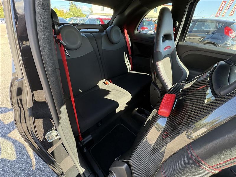 Abarth 595C 1,4 ESSEESSE 132 kW,Xenon,Navi - fotka 34 z 42