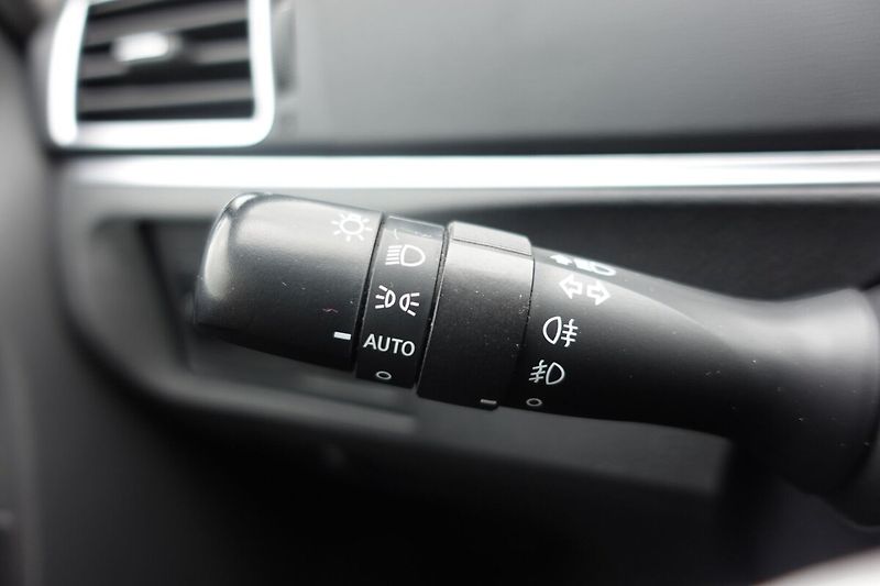 Toyota Verso 1,8VVTi 108kW 6M/T Active Supe - fotka 23 z 26