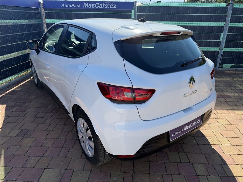 Renault Clio 1.5 dCi - fotka 6 z 10