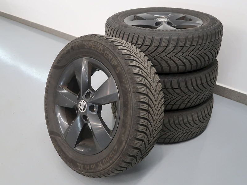 Škoda Karoq (2022) SPORTLINE 2.0TDI 110KW 4x4 DSG - fotka 40 z 41