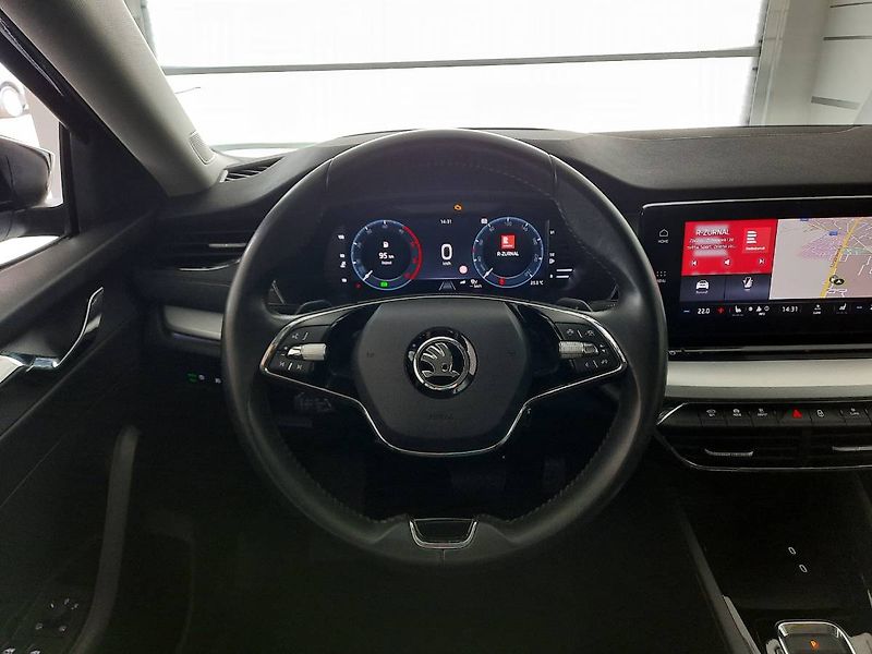 Škoda Octavia (2023) Combi 2.0 TDI (110kW/150k) DSG - fotka 11 z 28