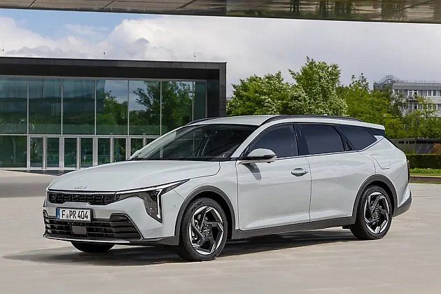 Model s velkým kufrem - Kia K4 Sportwagon - 604 litrů za 509 980 Kč., zdroj: Se svolením Kia