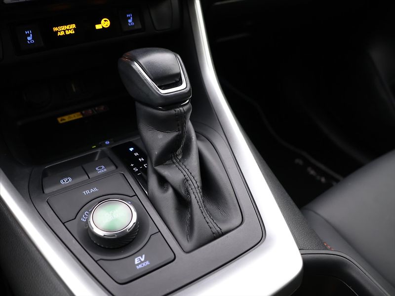 Toyota RAV4 2,5 Hybrid 131kW Adventure 4WD - fotka 25 z 35